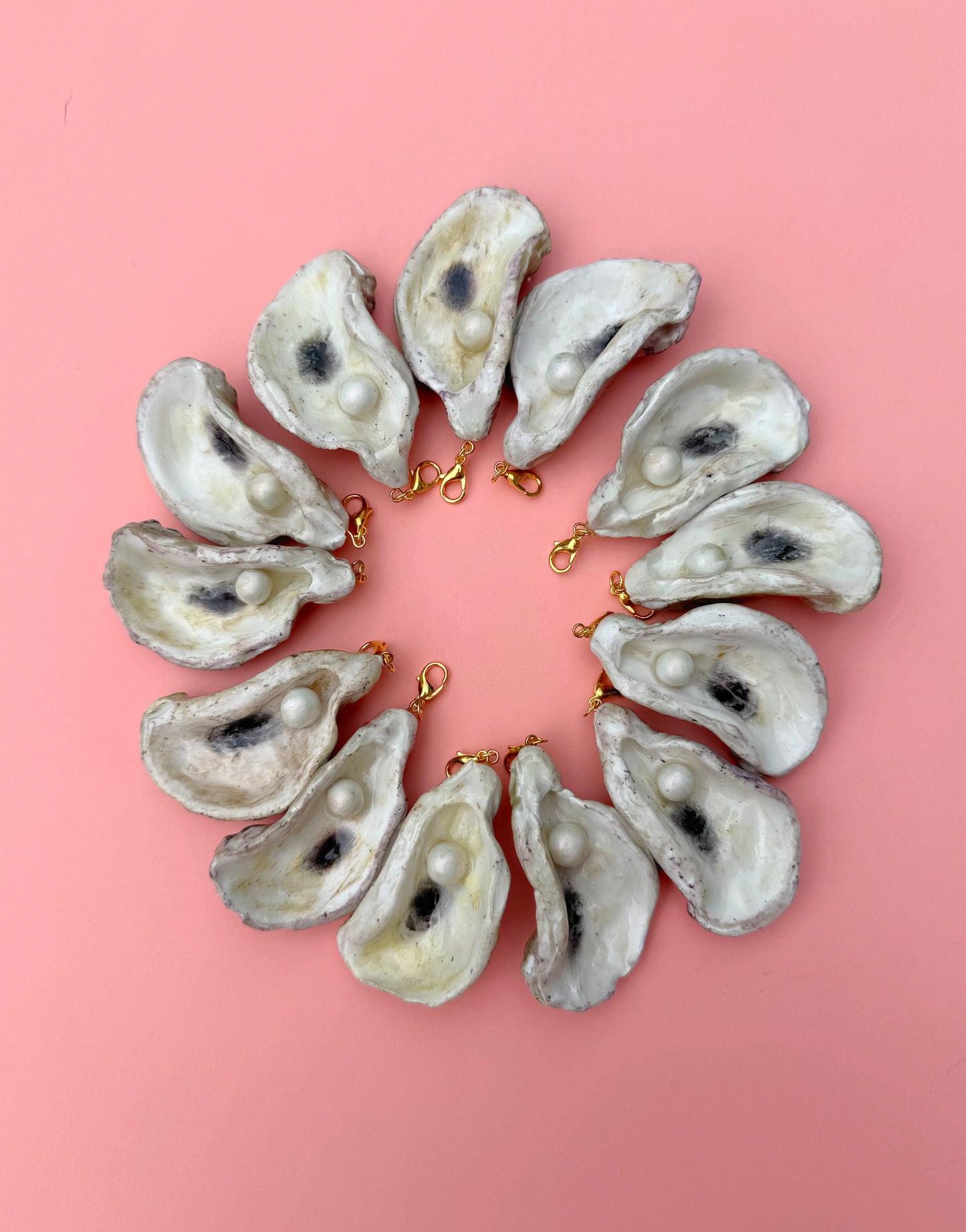 August Charm - Oyster & Pearl