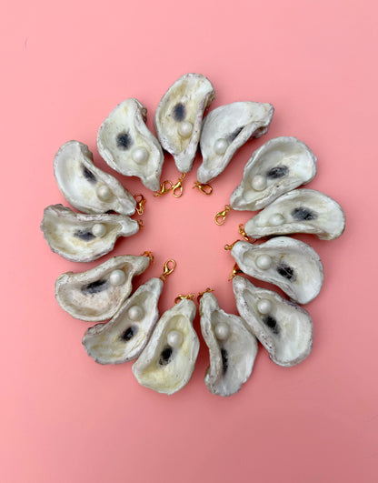 August Charm - Oyster & Pearl