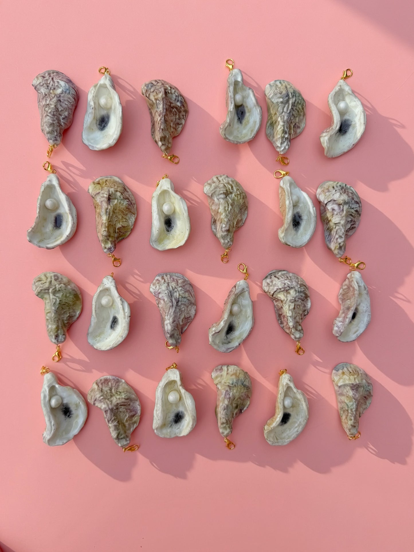 August Charm - Oyster & Pearl