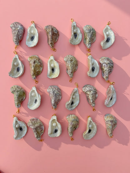 August Charm - Oyster & Pearl