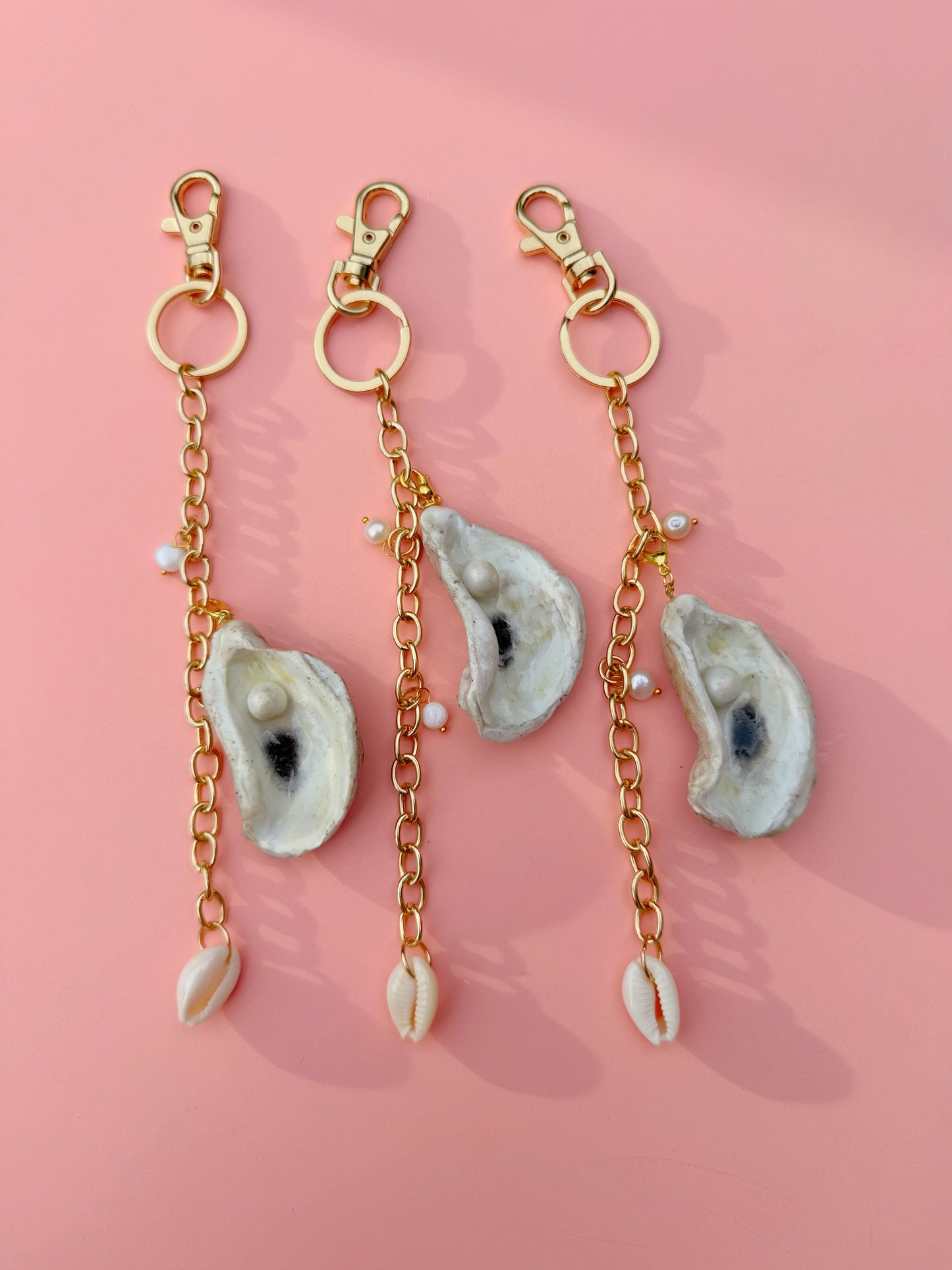August Charm - Oyster & Pearl