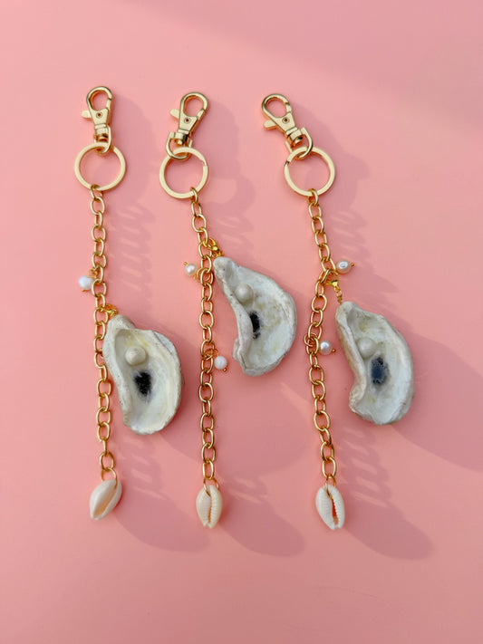 August Charm - Oyster & Pearl