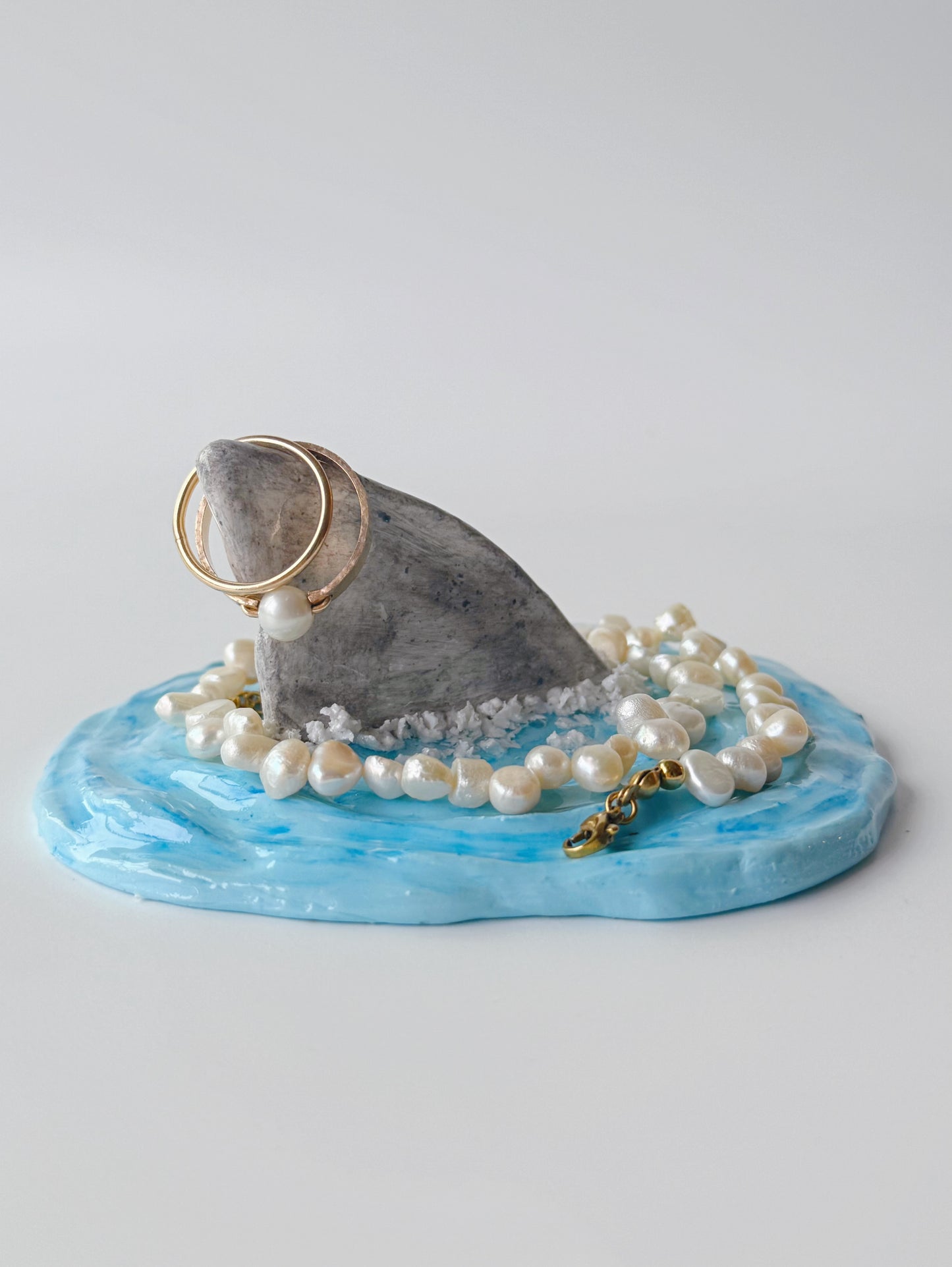 Shark Fin Ring Holder